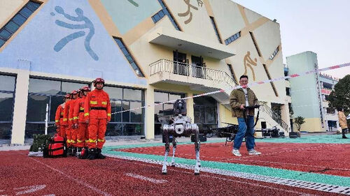 berita perusahaan terbaru tentang Latihan Simulasi Api Drone dan Robot