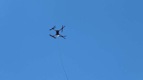 berita perusahaan terbaru tentang MYUAV FC30S Tethered Lighting Drone memainkan peran kunci dalam operasi penyelamatan