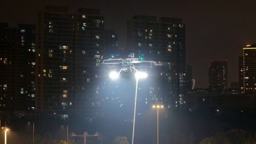 berita perusahaan terbaru tentang MYUAV M400S Drone Penerangan Tereduksi Mendefinisikan Pembuatan Film Malam Era Baru
