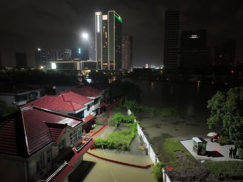 berita perusahaan terbaru tentang Sistem drone pencahayaan tertambat MYUAV M400S mengawal perbaikan listrik malam hari